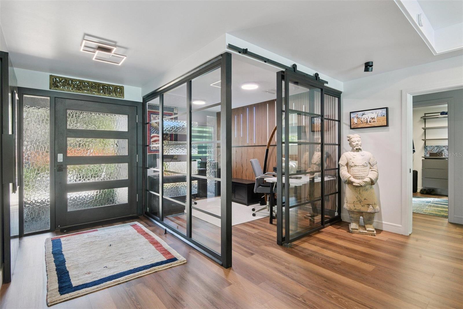 Image 8 of 82 For 1851 Royal Oak Place E