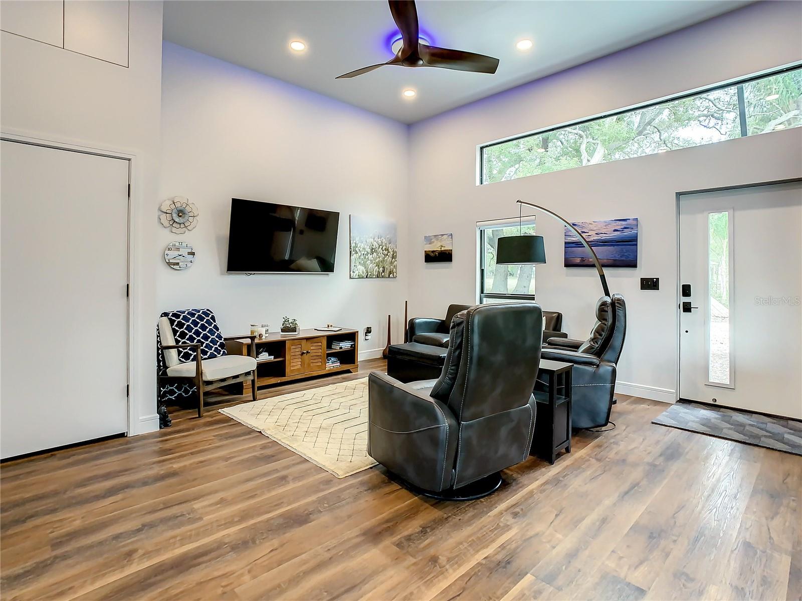 Image 80 of 82 For 1851 Royal Oak Place E