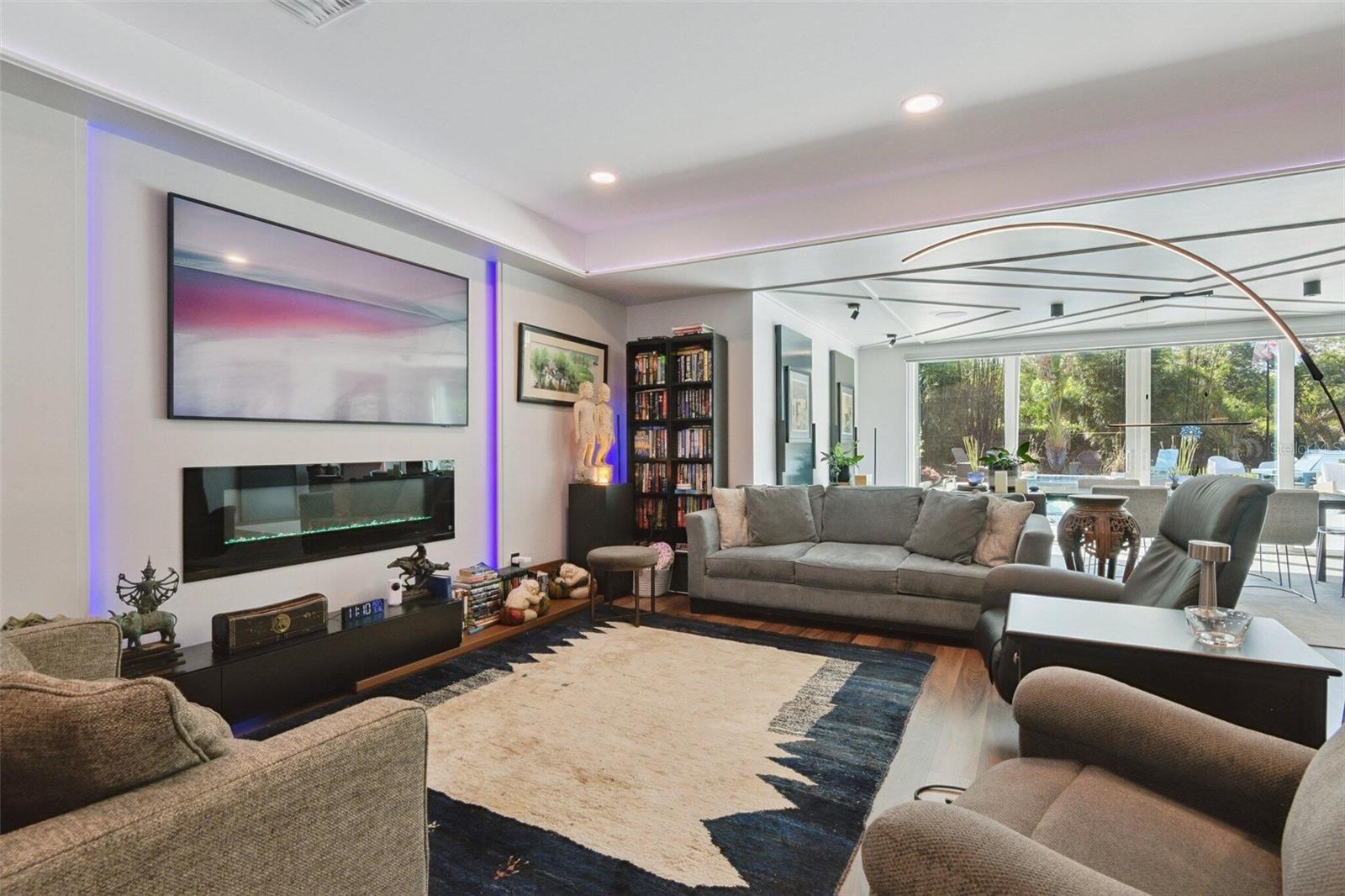 Image 9 of 82 For 1851 Royal Oak Place E