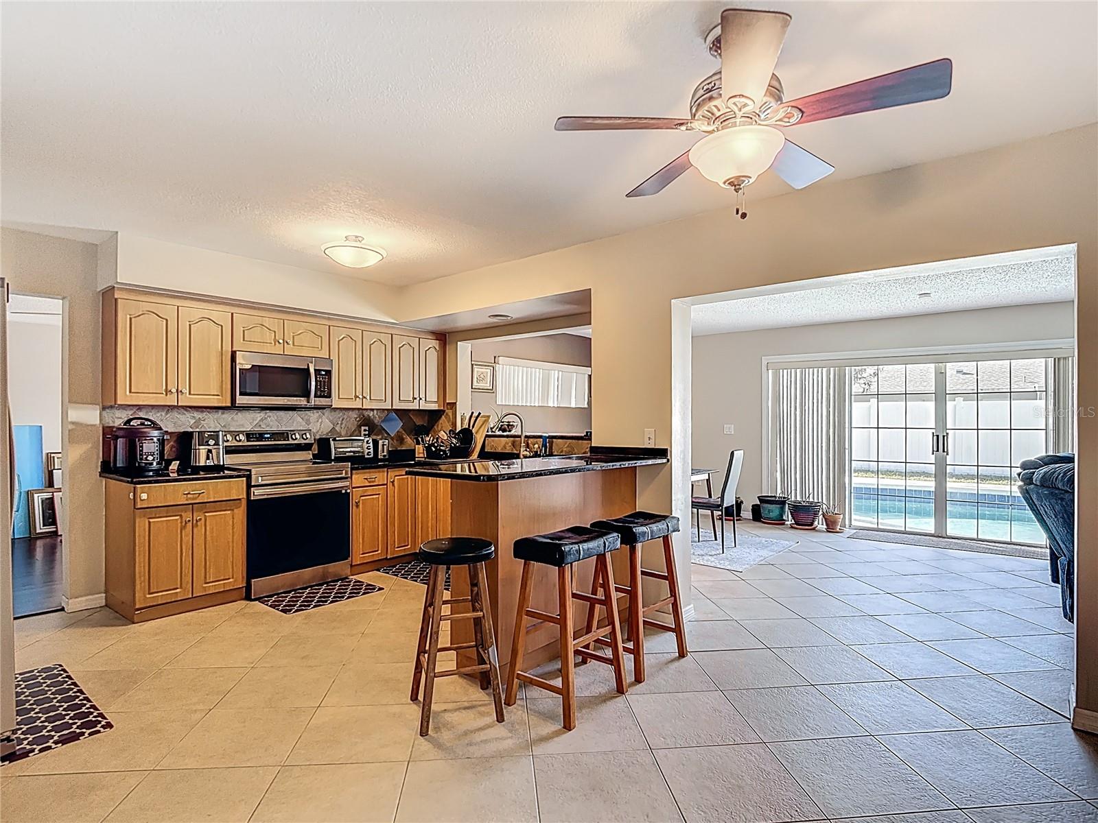 Image 3 of 15 For 3114 Paris Street