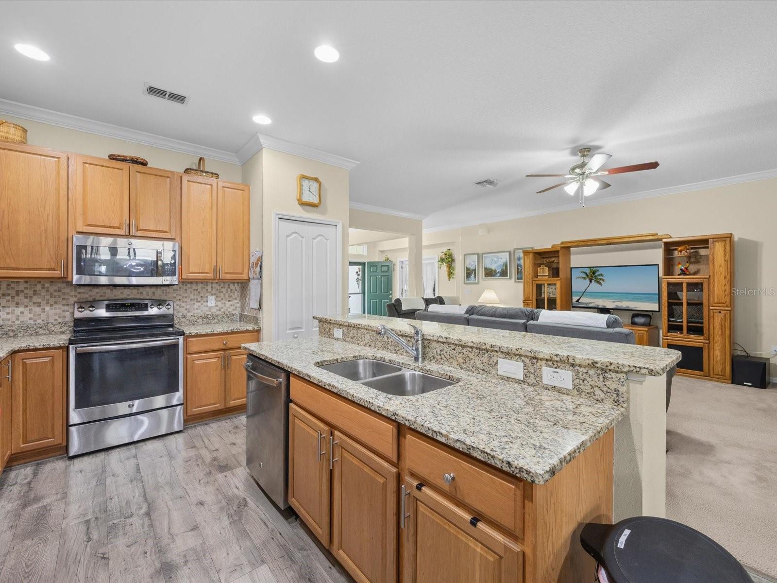 Image 10 of 42 For 307 Gladesdale Street