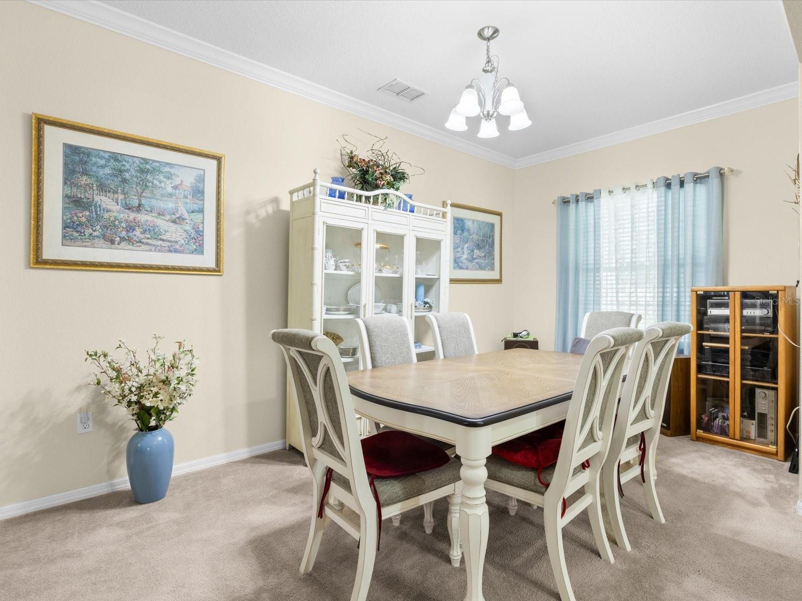 Image 13 of 42 For 307 Gladesdale Street