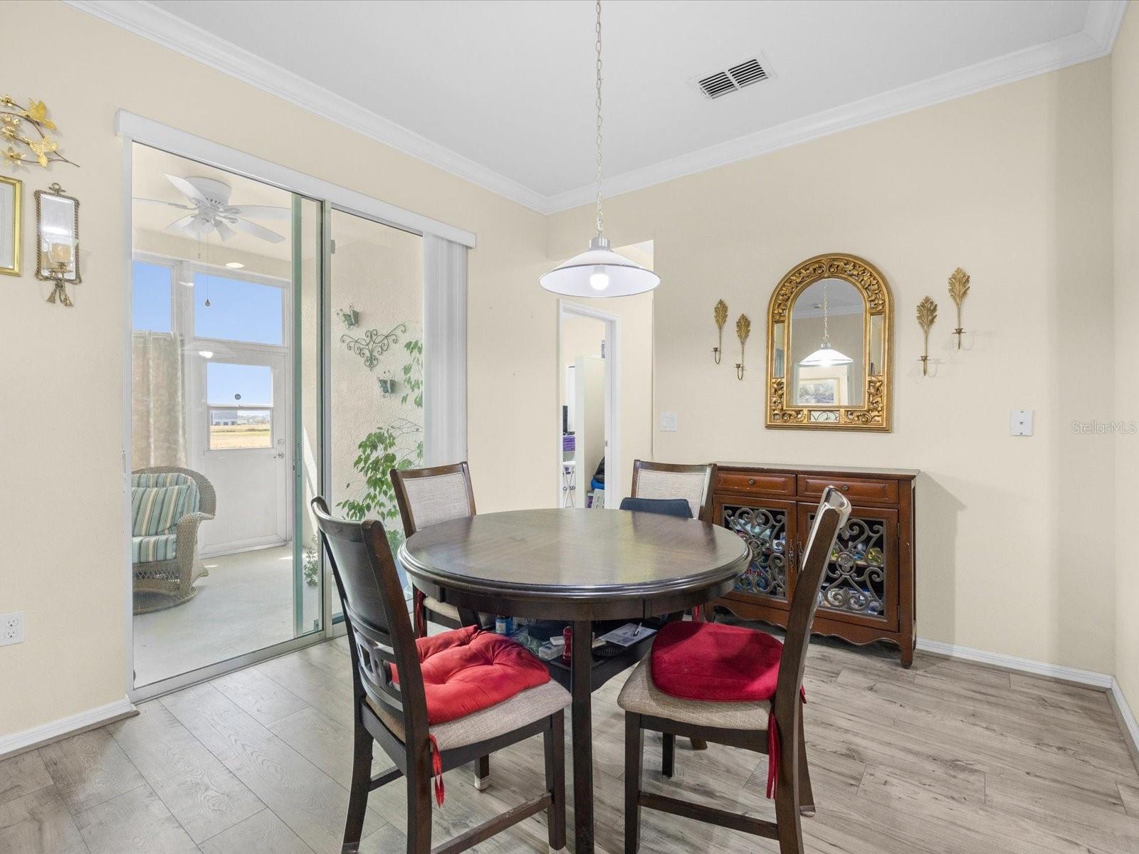 Image 14 of 42 For 307 Gladesdale Street