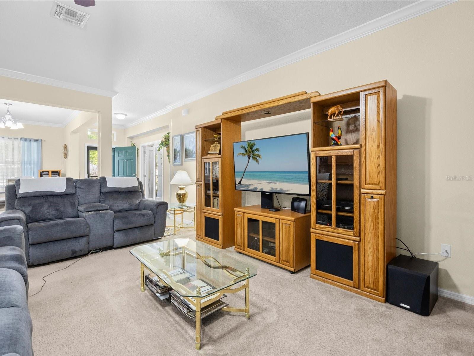 Image 8 of 42 For 307 Gladesdale Street