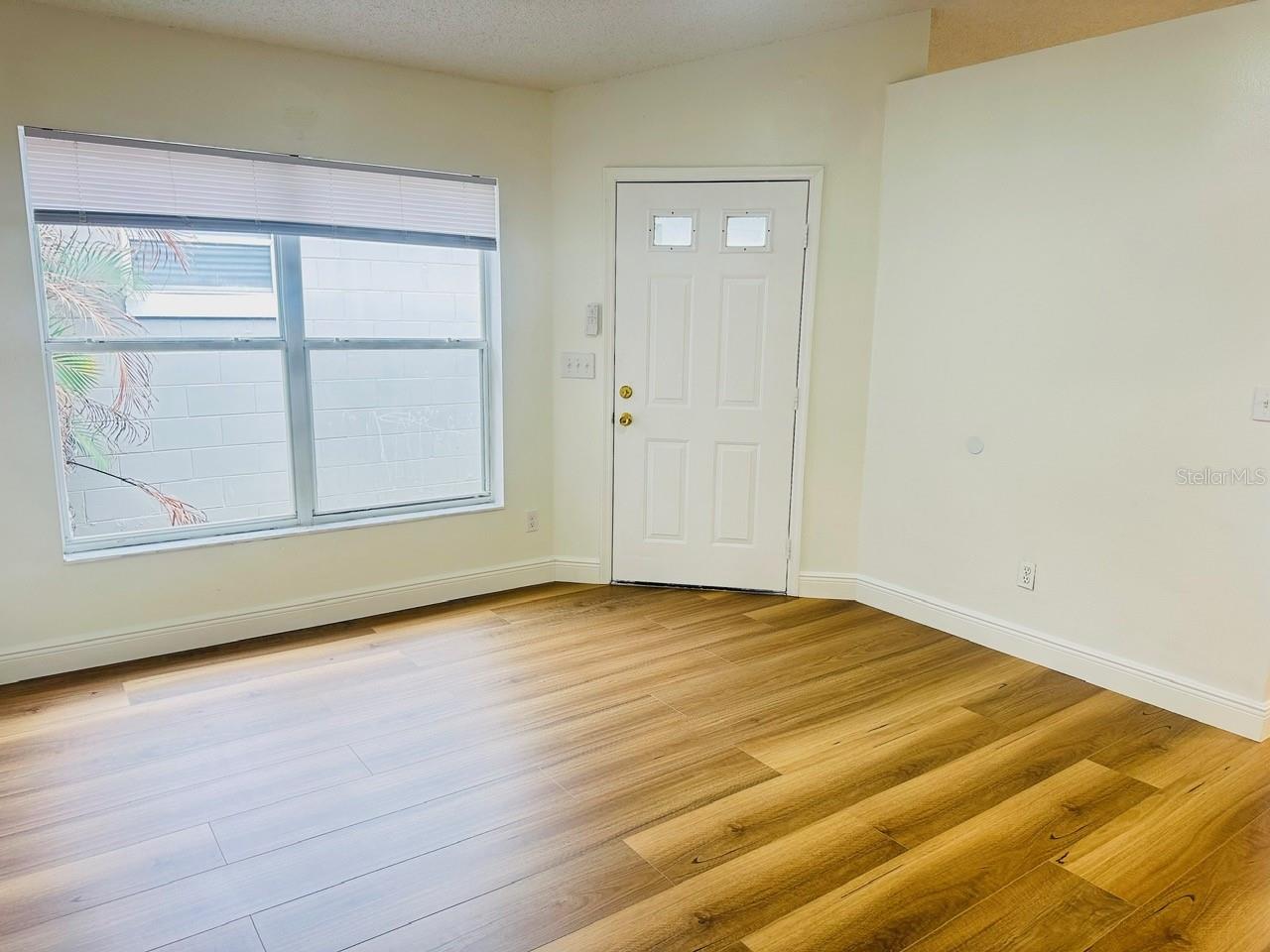 Image 2 of 44 For 11118 Einbender Road