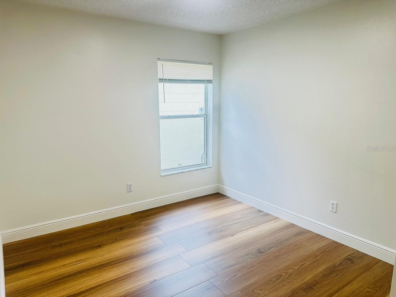 Image 24 of 44 For 11118 Einbender Road