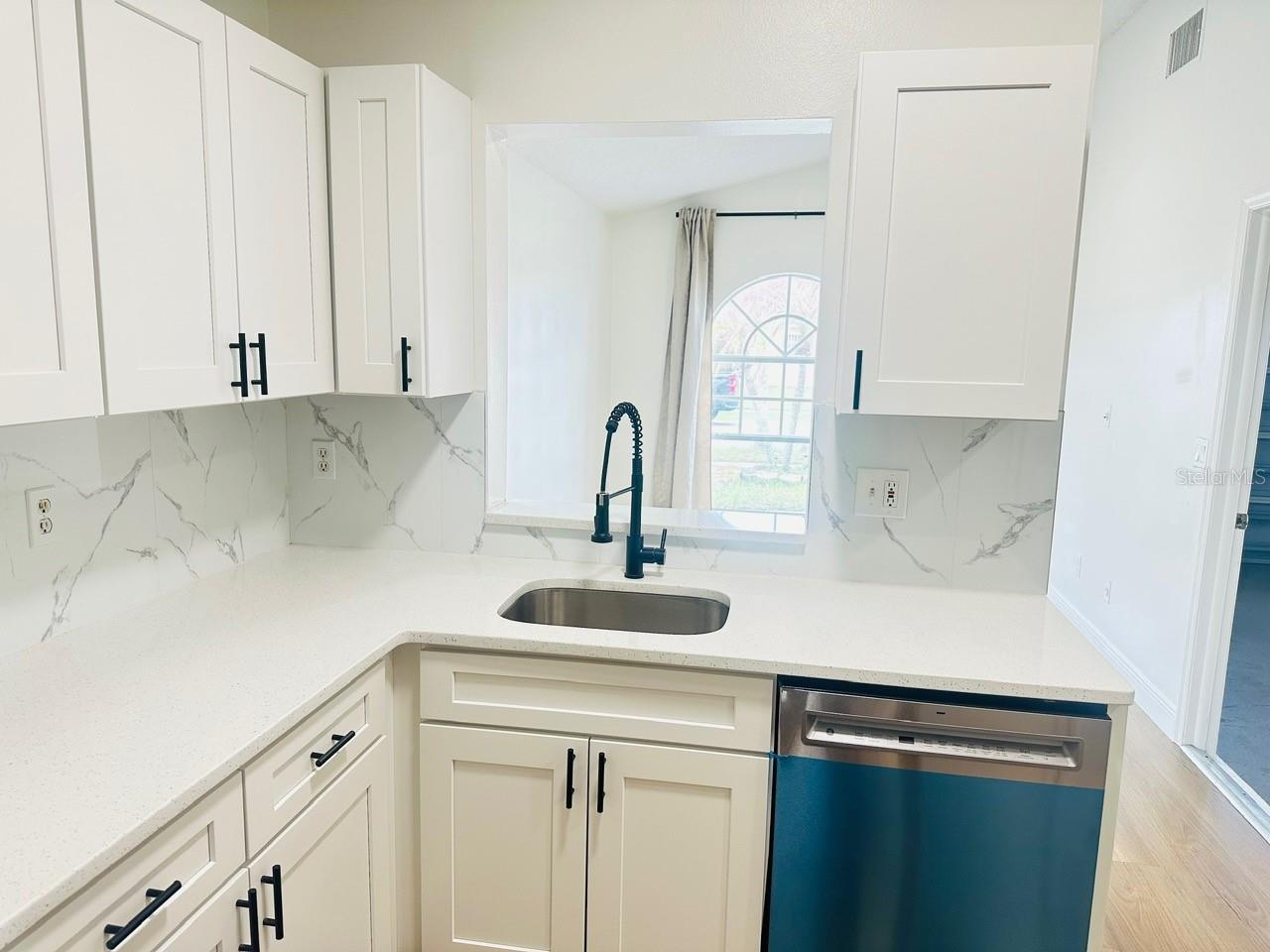 Image 9 of 44 For 11118 Einbender Road