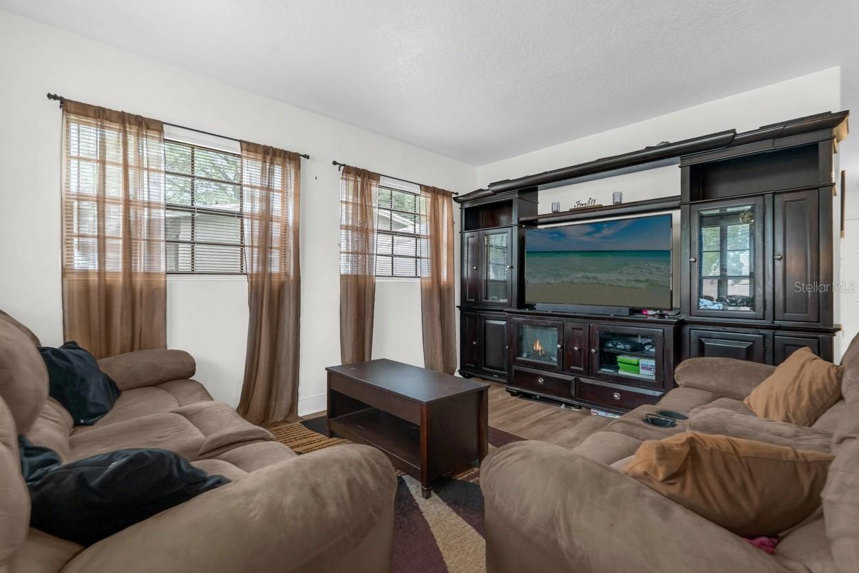 Image 4 of 16 For 7304 Pomelo Drive