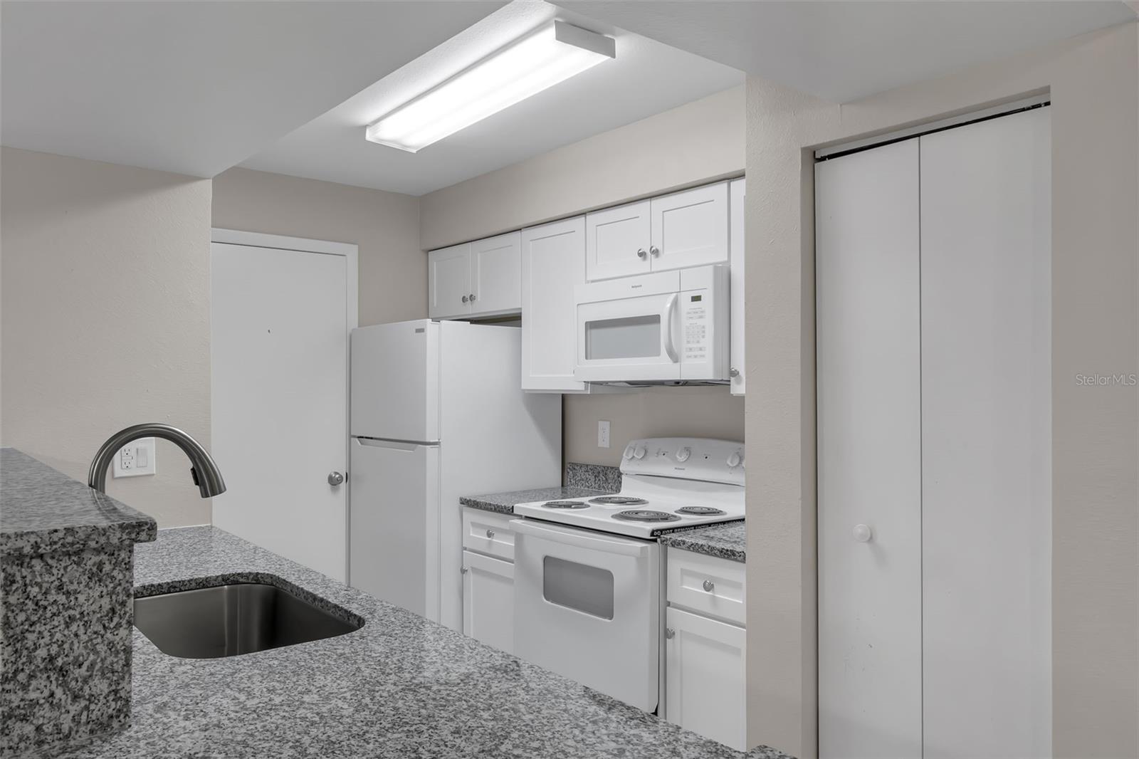 Image 11 of 29 For 3016 Parkway Boulevard 206