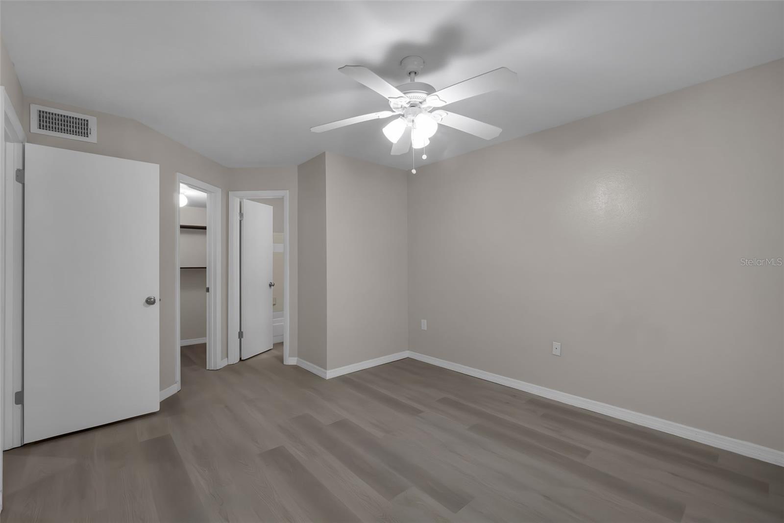 Image 19 of 29 For 3016 Parkway Boulevard 206