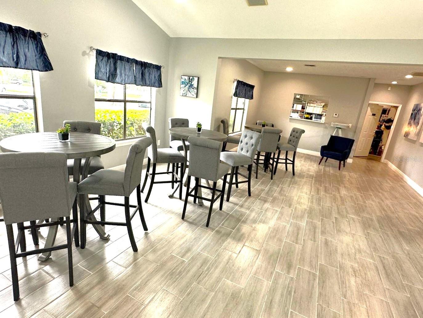 Image 28 of 29 For 3016 Parkway Boulevard 206