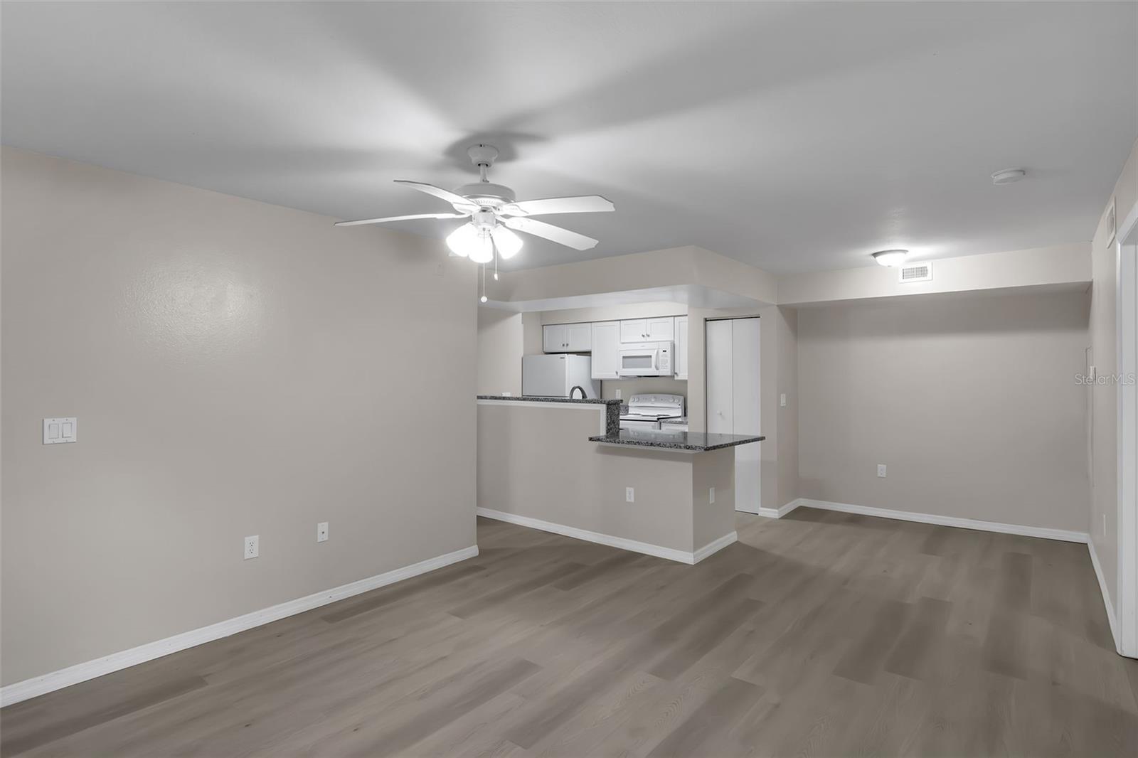 Image 7 of 29 For 3016 Parkway Boulevard 206