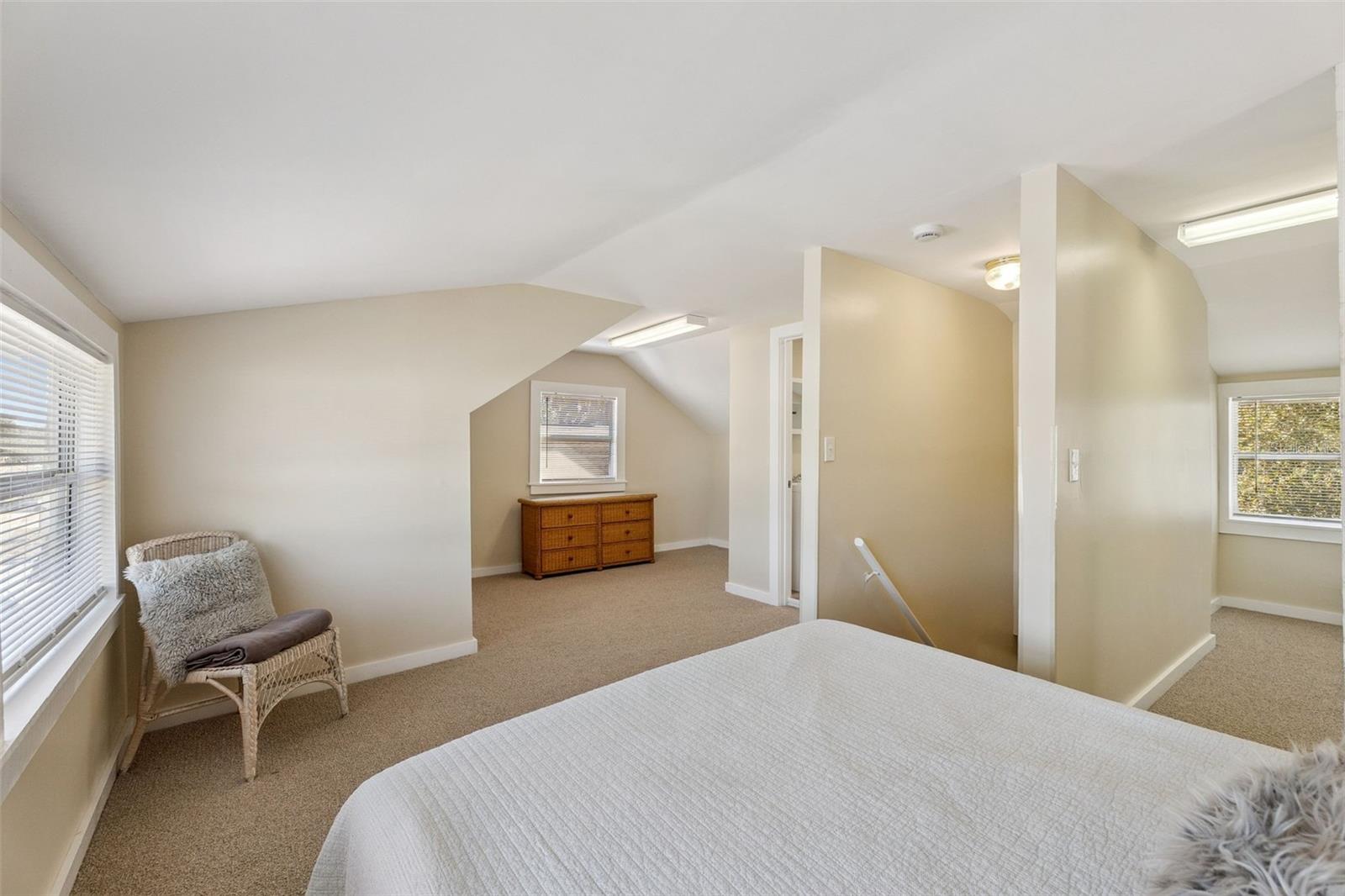 Image 25 of 44 For 5108 Ridgewood Avenue