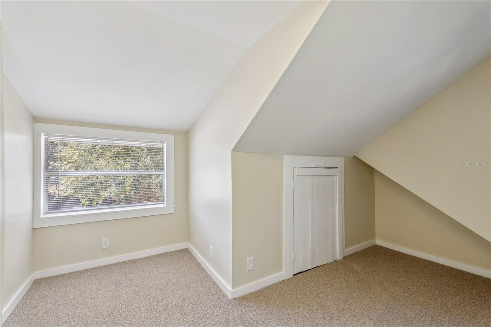 Image 28 of 44 For 5108 Ridgewood Avenue