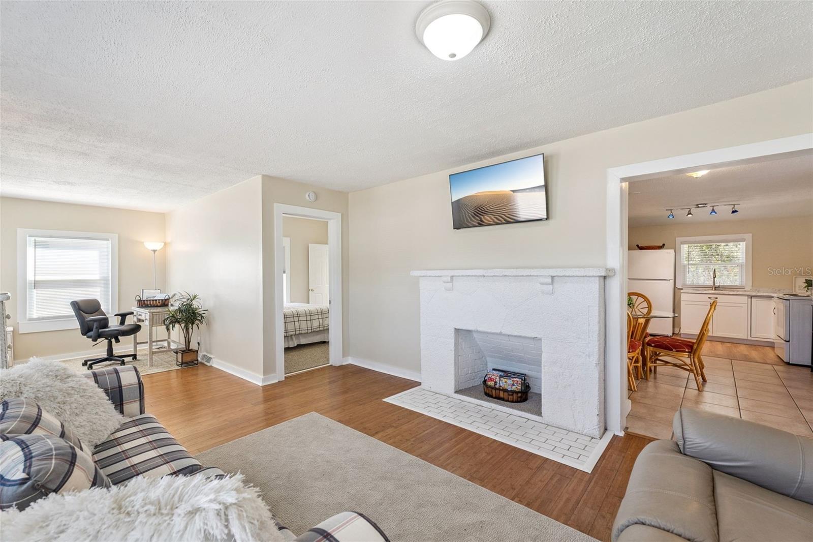 Image 4 of 44 For 5108 Ridgewood Avenue