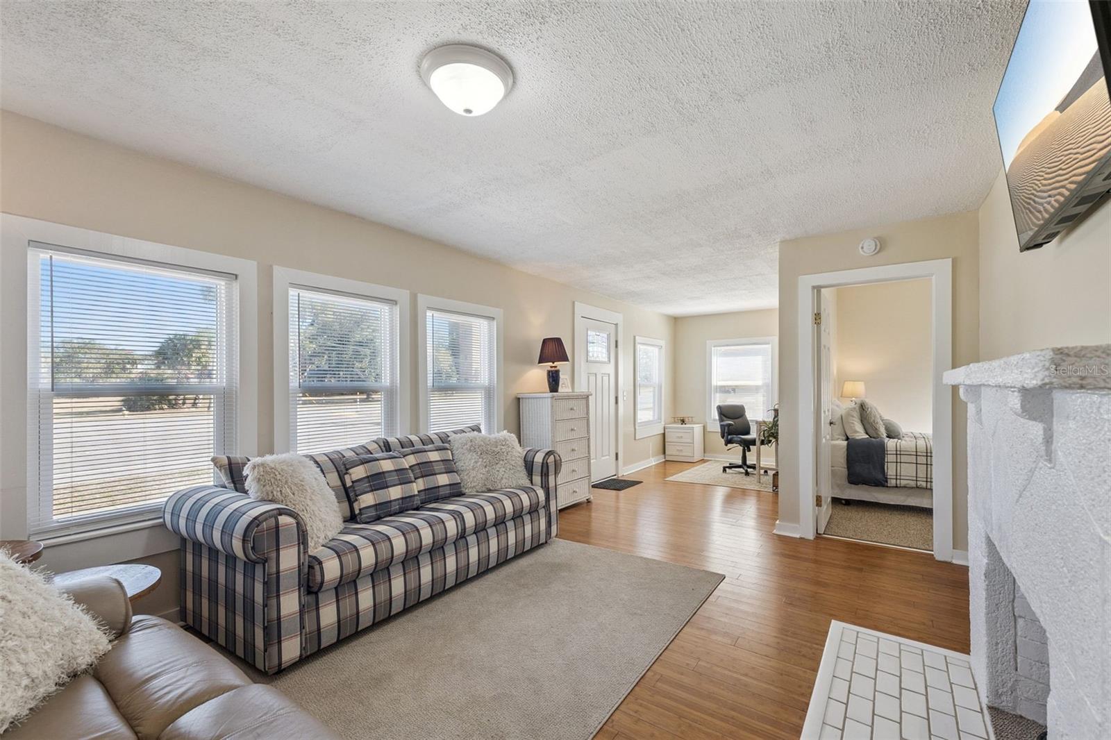 Image 5 of 44 For 5108 Ridgewood Avenue