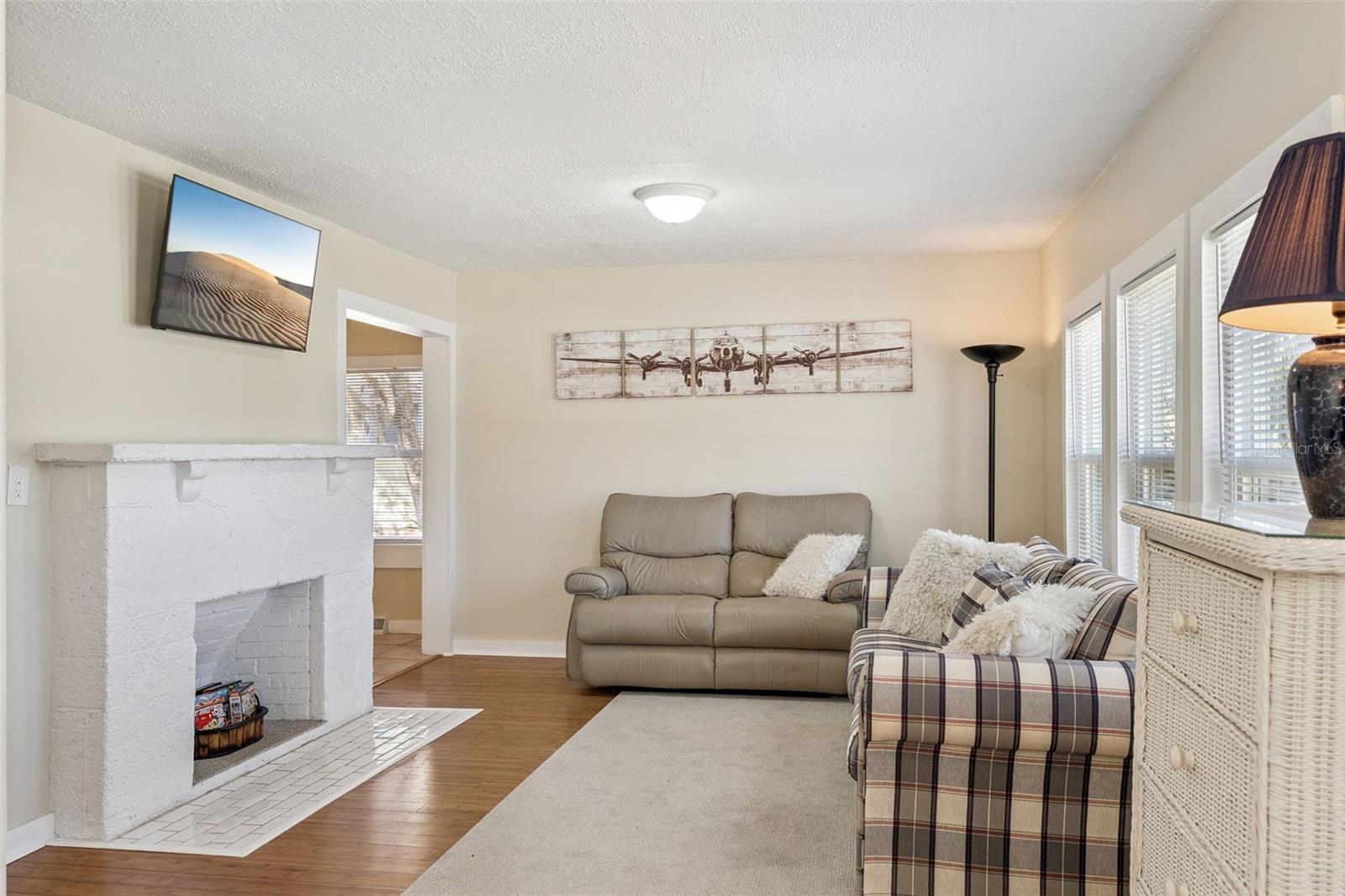 Image 6 of 44 For 5108 Ridgewood Avenue