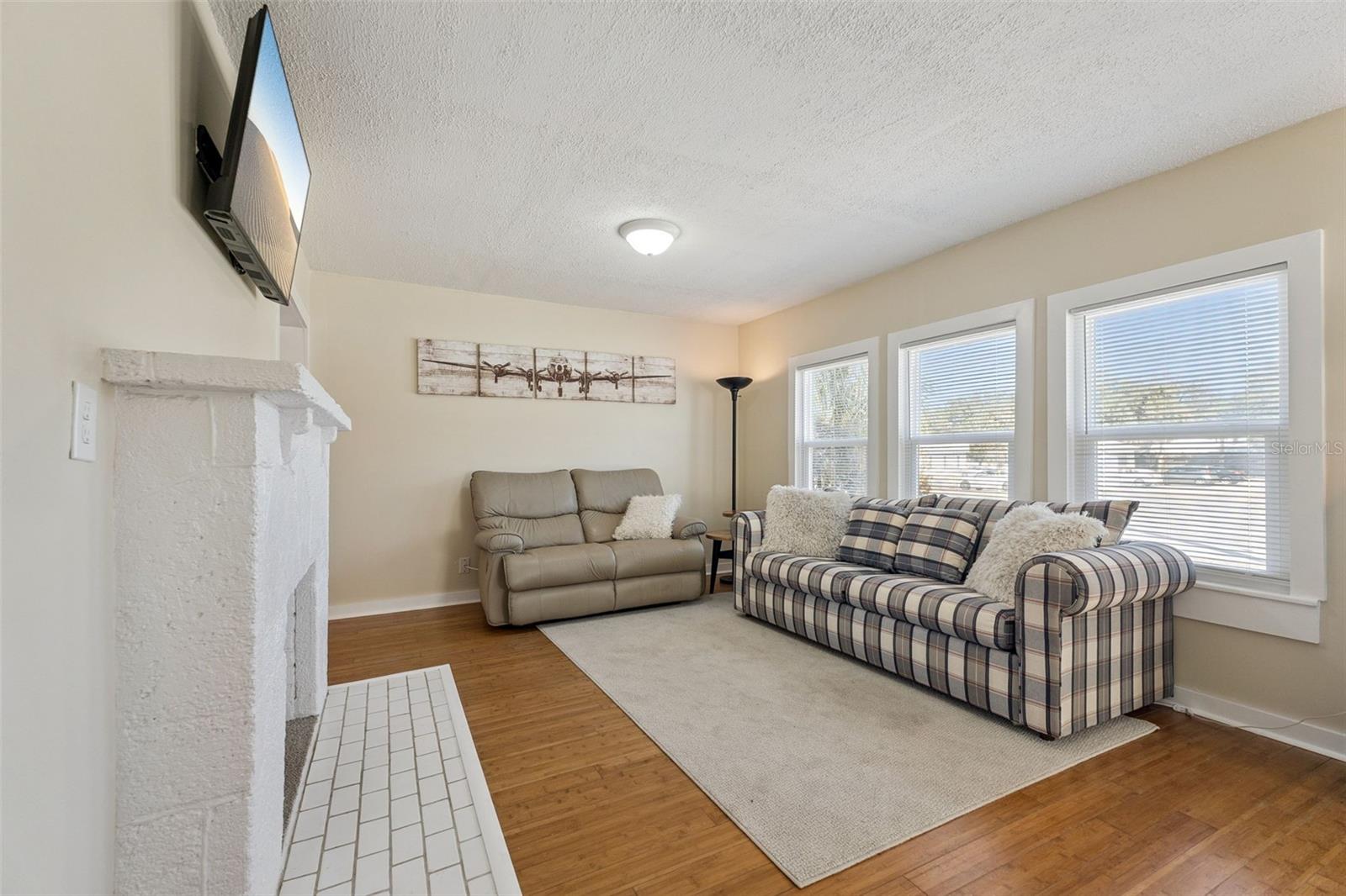 Image 7 of 44 For 5108 Ridgewood Avenue