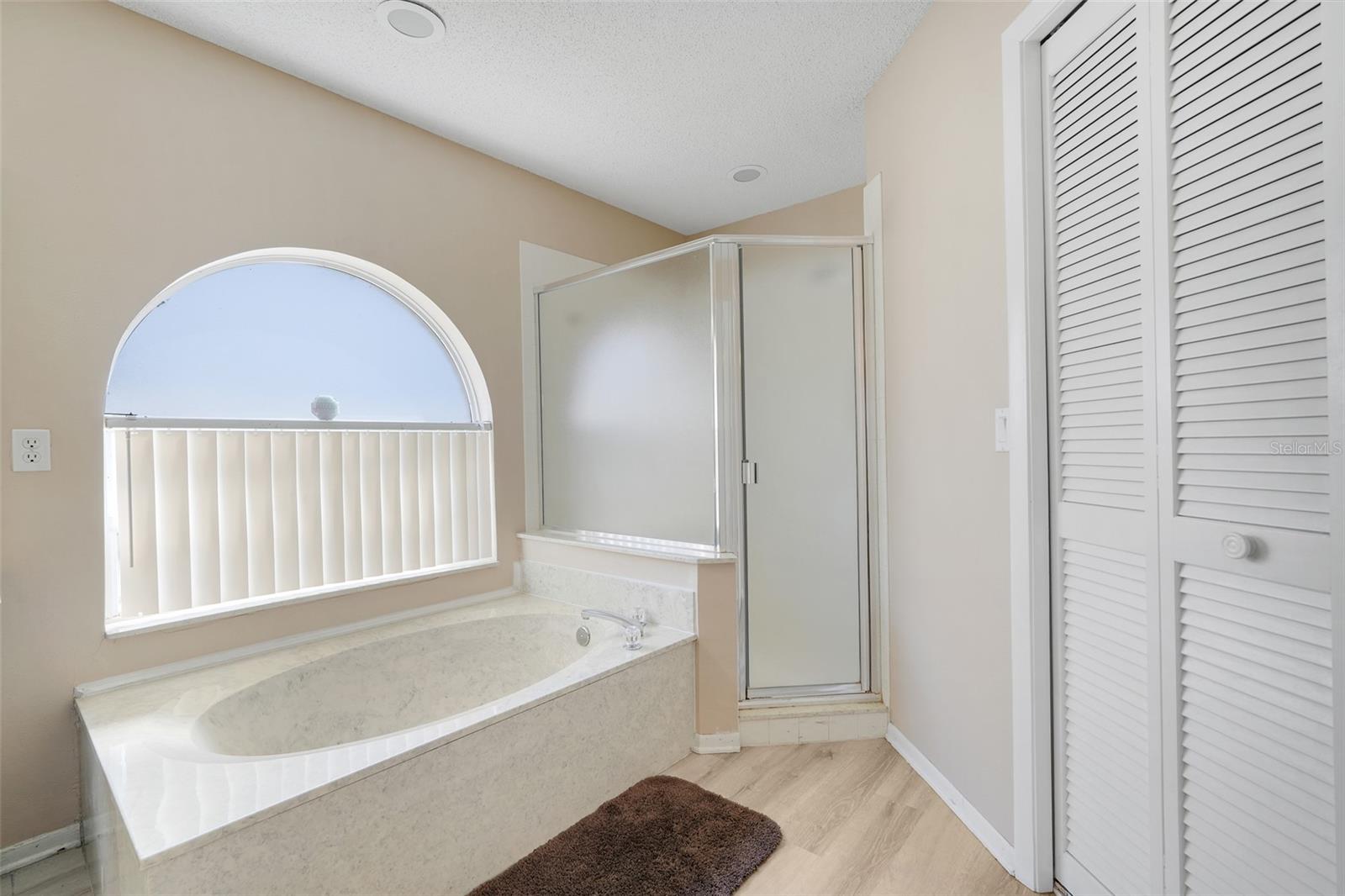 Image 17 of 40 For 8607 Knottingham Drive