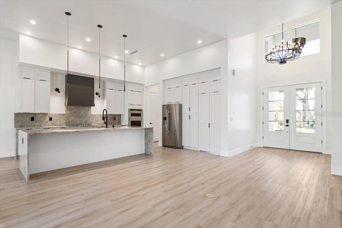 Image 18 of 66 For 13 Old Oak Drive N