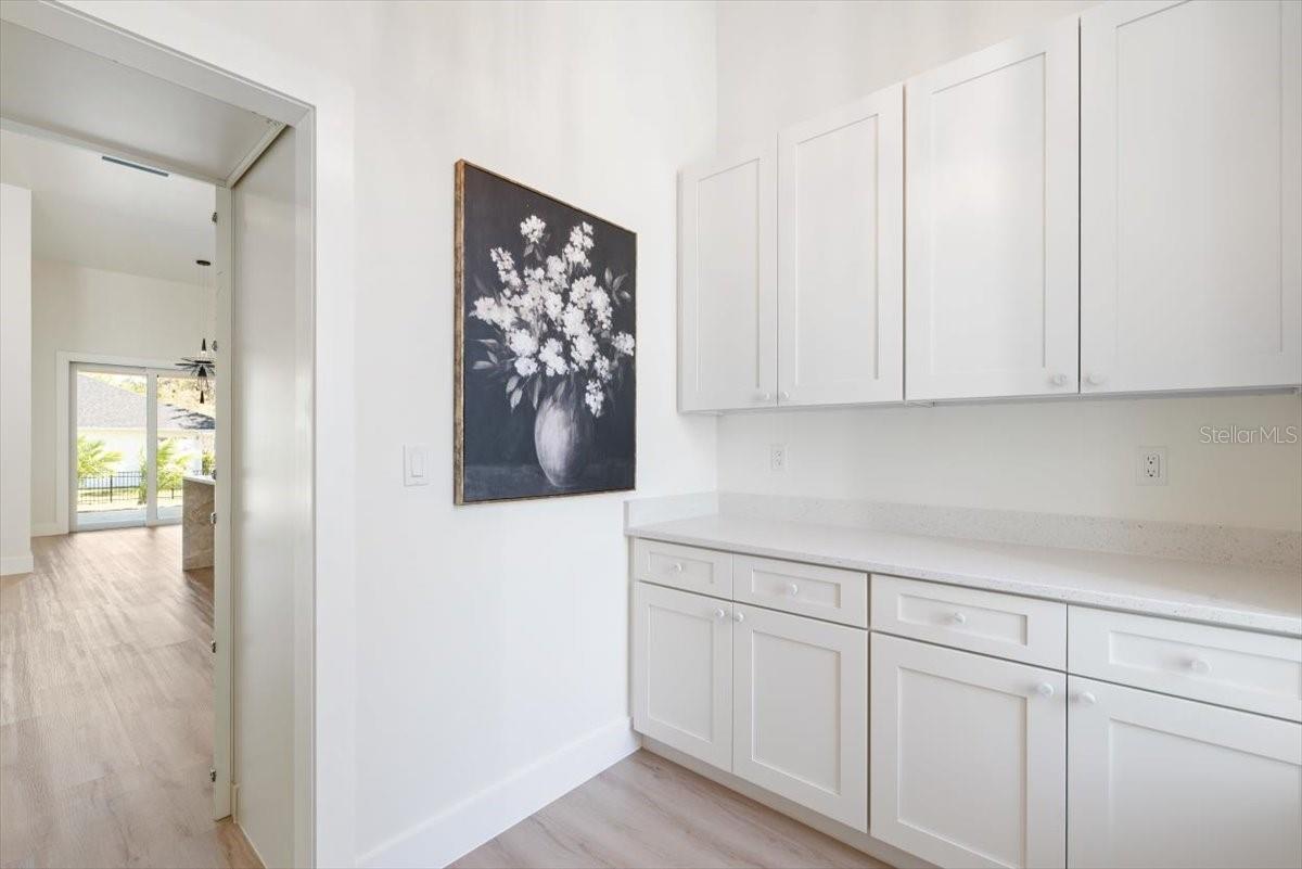 Image 24 of 66 For 13 Old Oak Drive N