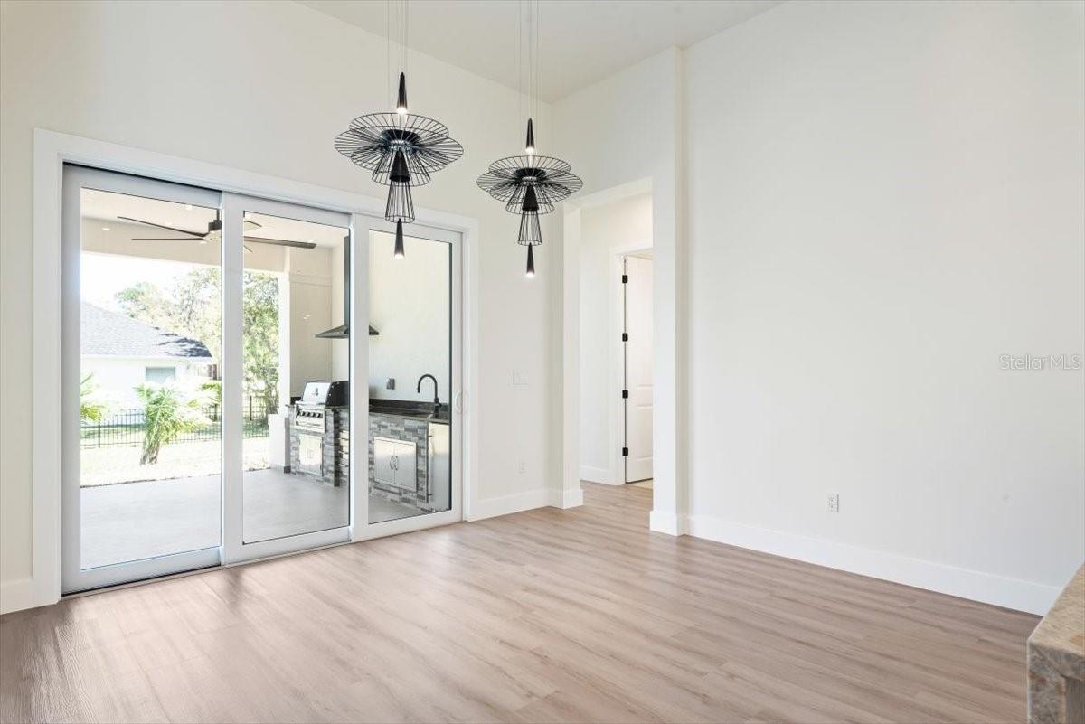 Image 29 of 66 For 13 Old Oak Drive N