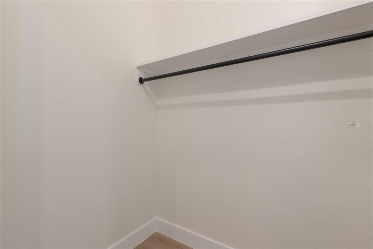 Image 37 of 66 For 13 Old Oak Drive N