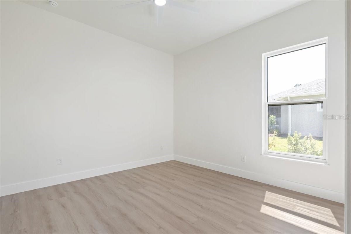 Image 40 of 66 For 13 Old Oak Drive N