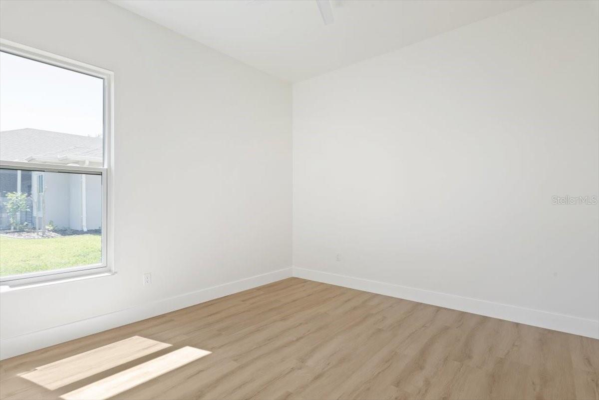 Image 42 of 66 For 13 Old Oak Drive N