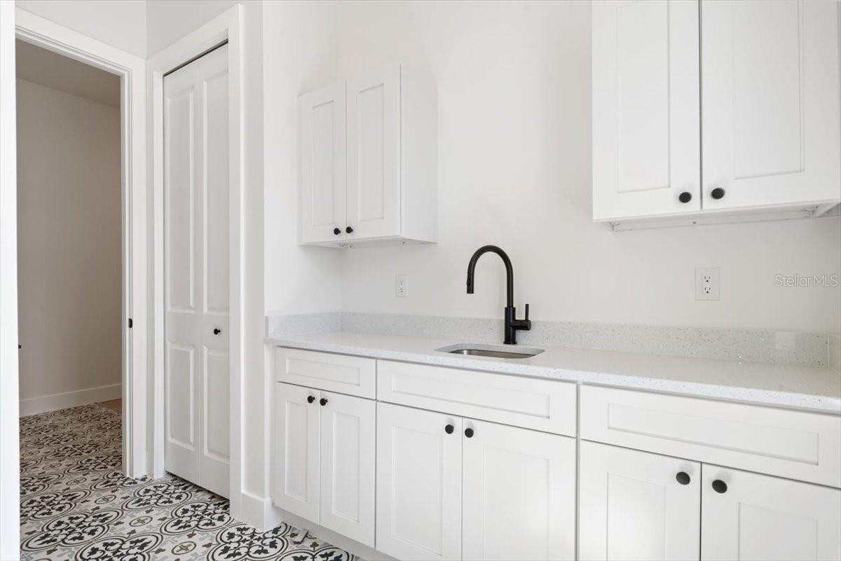 Image 46 of 66 For 13 Old Oak Drive N