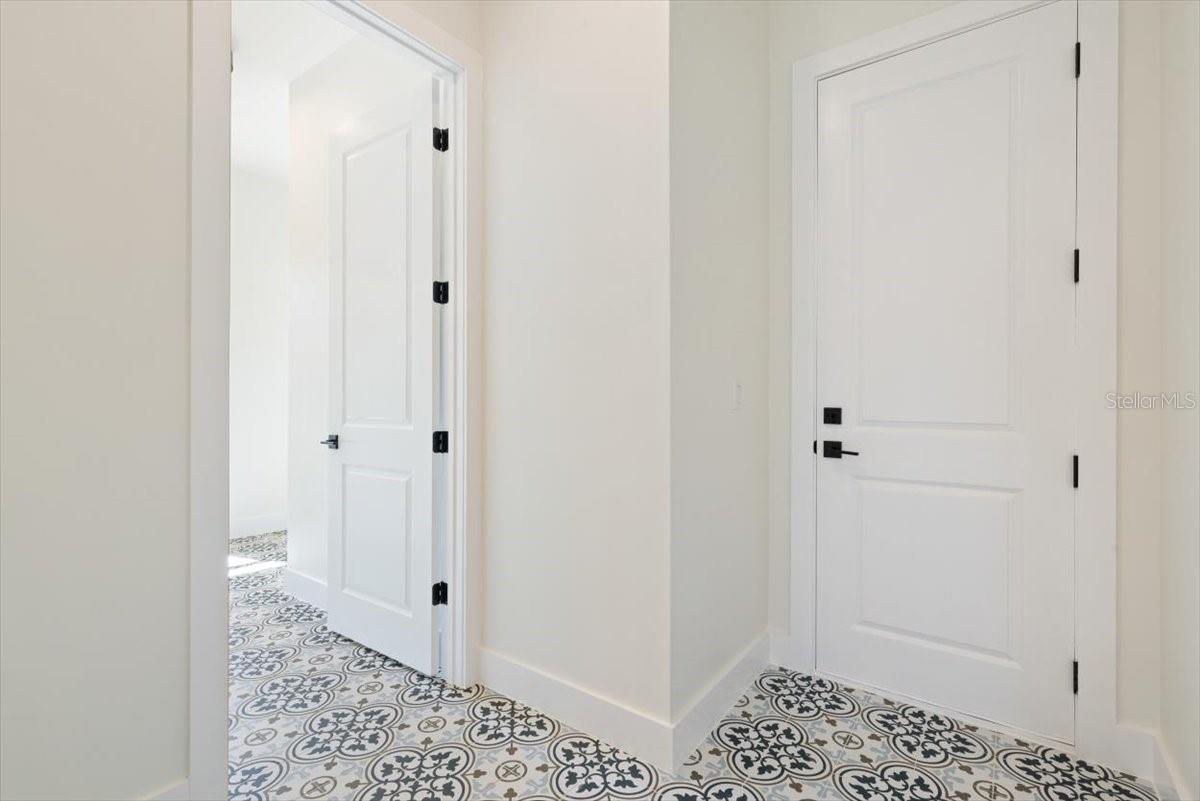 Image 47 of 66 For 13 Old Oak Drive N