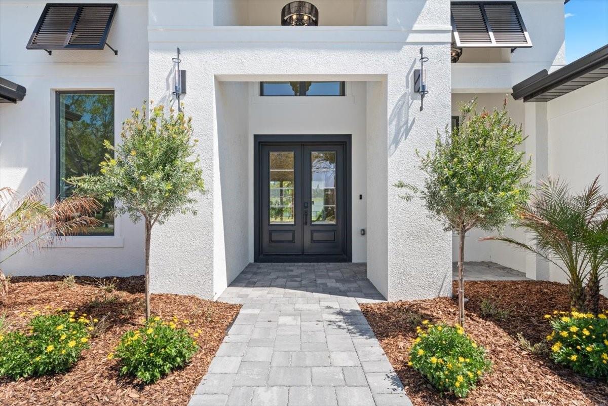 Image 5 of 66 For 13 Old Oak Drive N