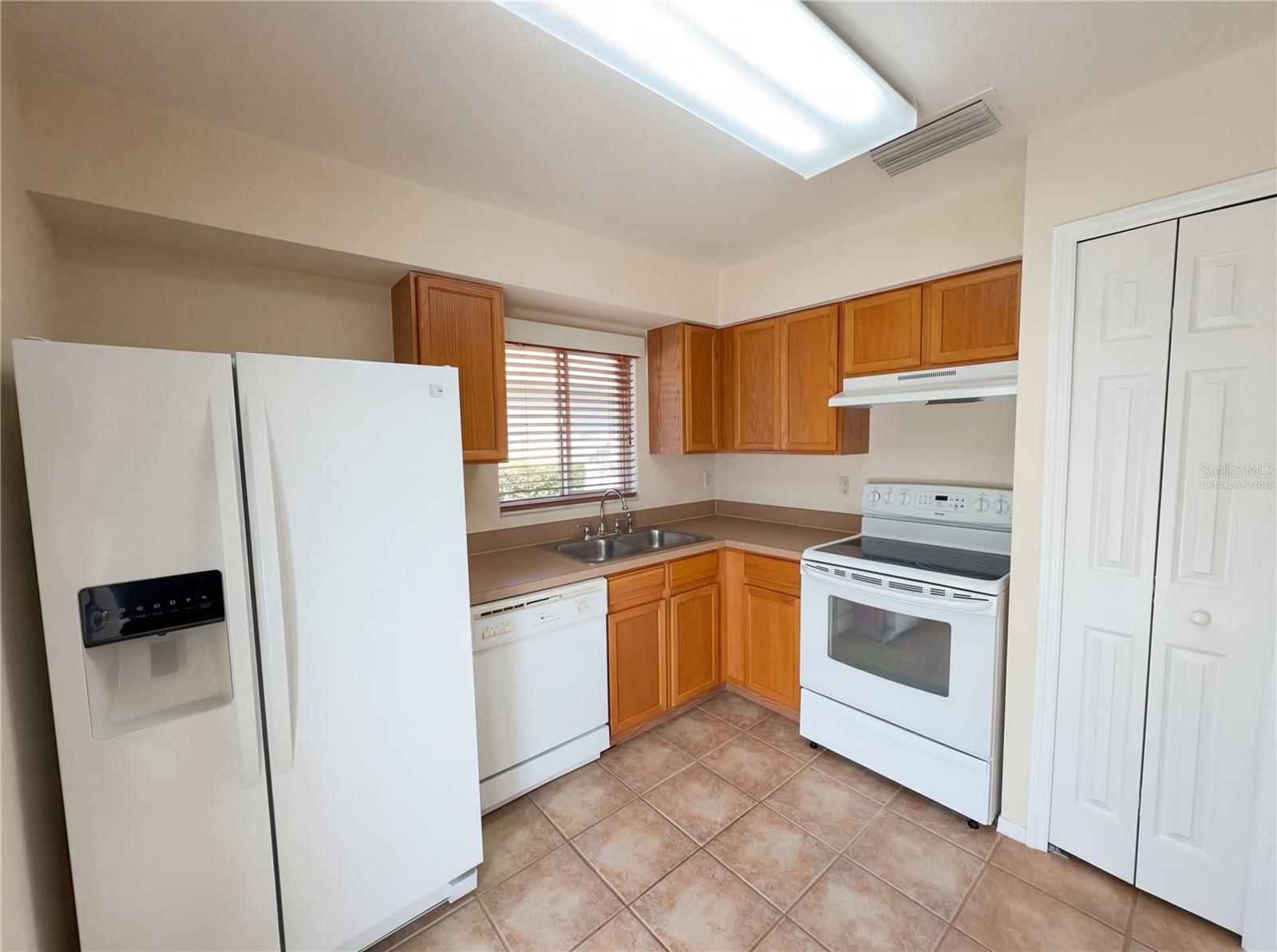 Image 2 of 20 For 4519 Reynolds Creek Avenue