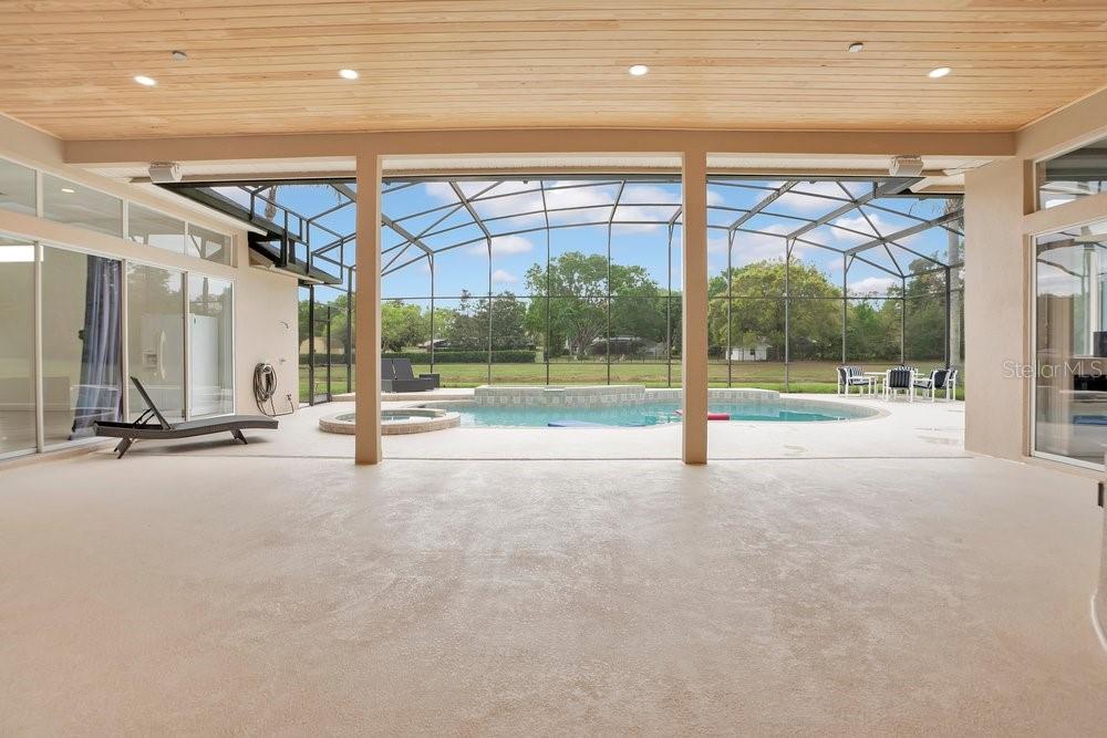 Image 16 of 59 For 1826 Windermeredown Place