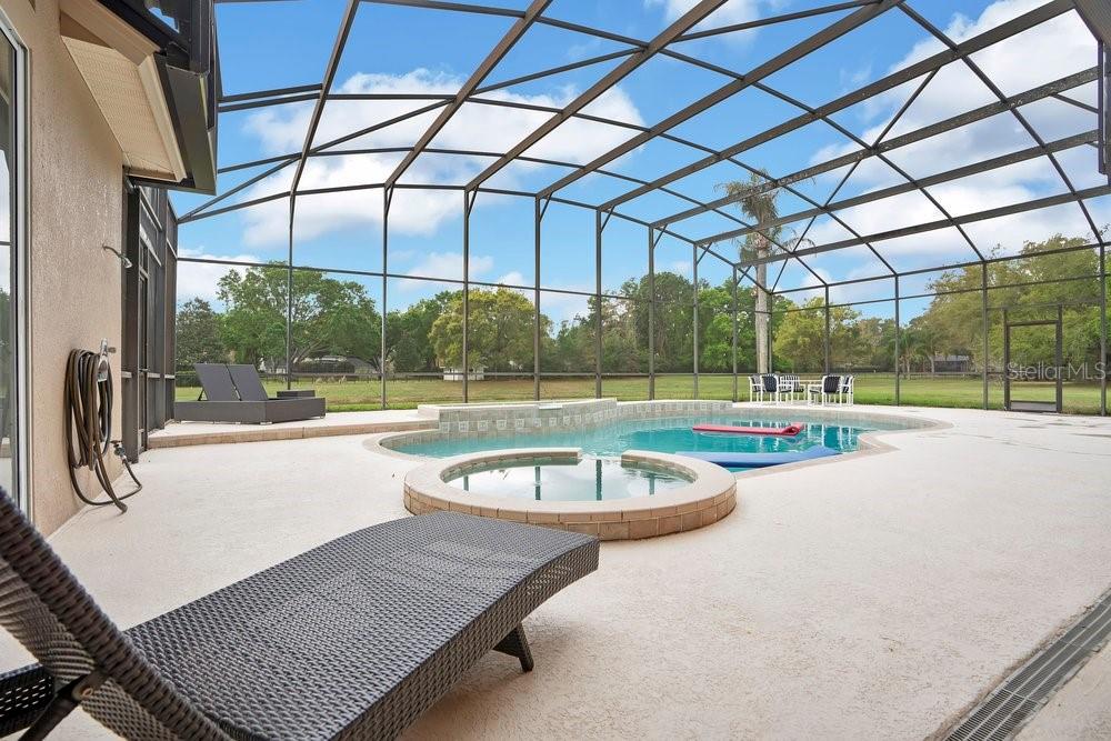 Image 18 of 59 For 1826 Windermeredown Place