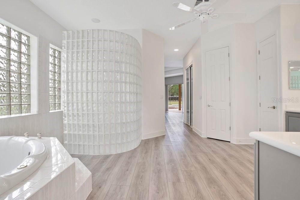 Image 29 of 59 For 1826 Windermeredown Place