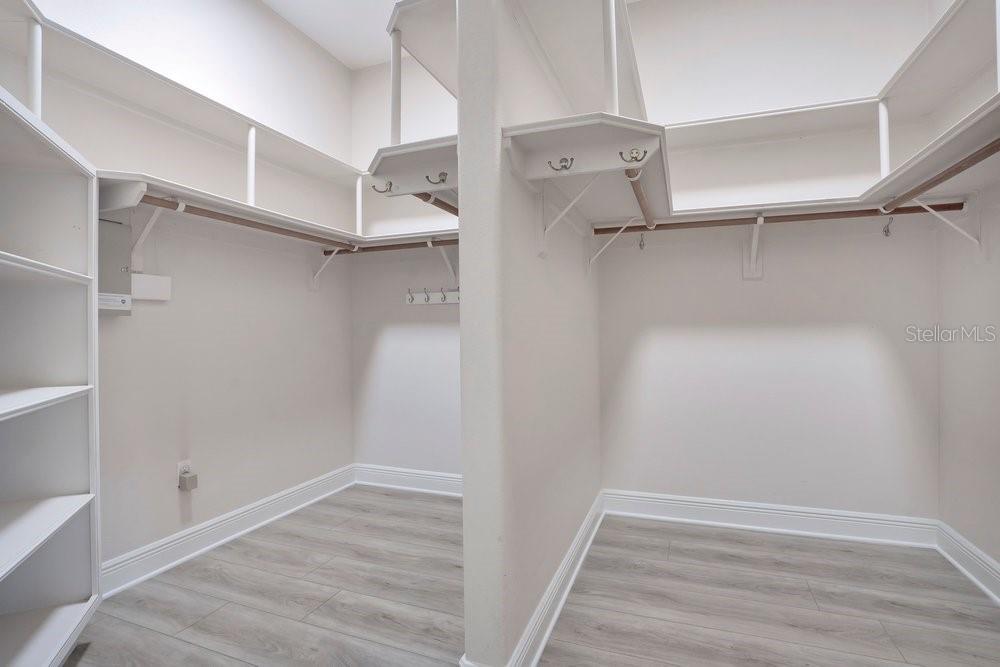 Image 31 of 59 For 1826 Windermeredown Place