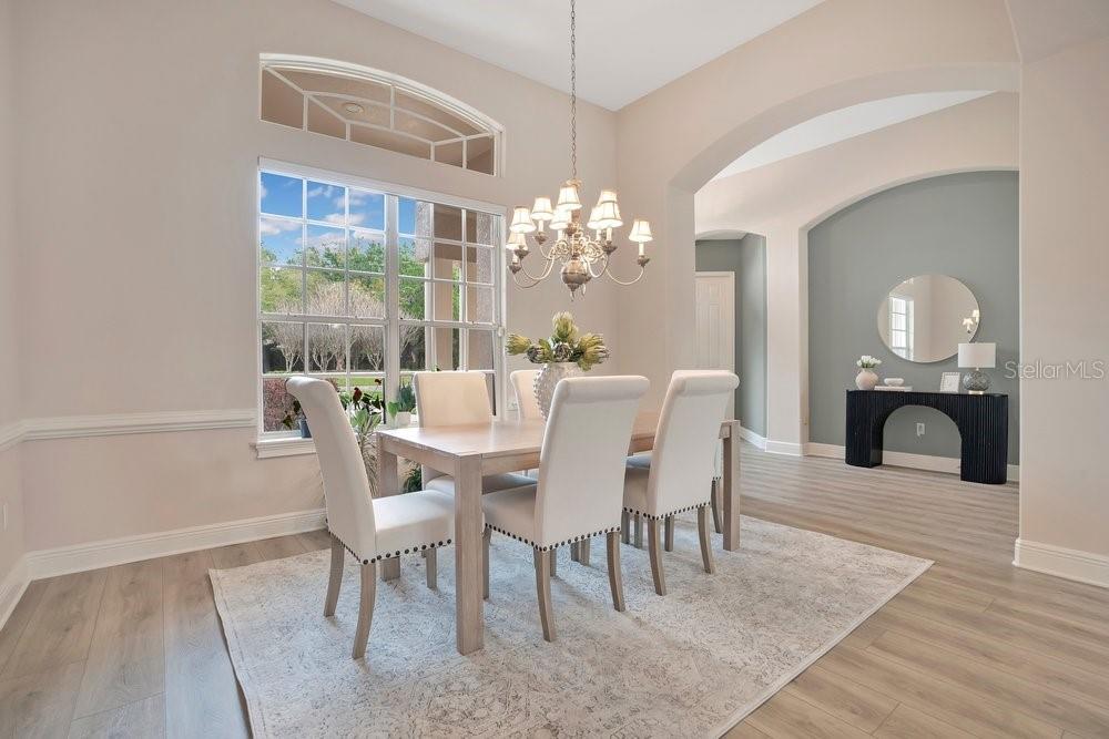 Image 8 of 59 For 1826 Windermeredown Place