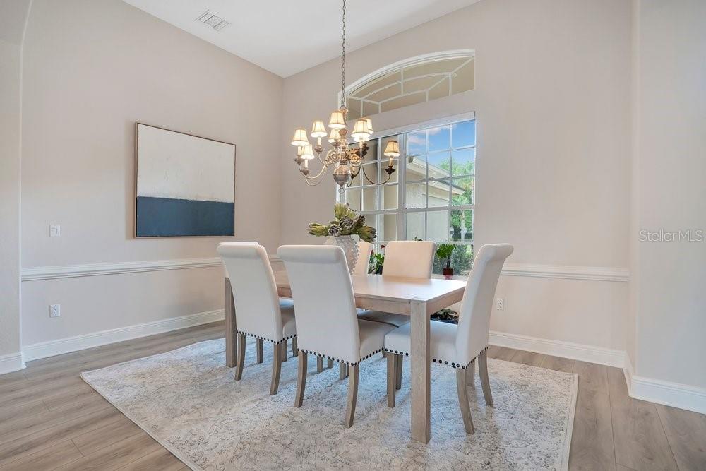 Image 9 of 59 For 1826 Windermeredown Place