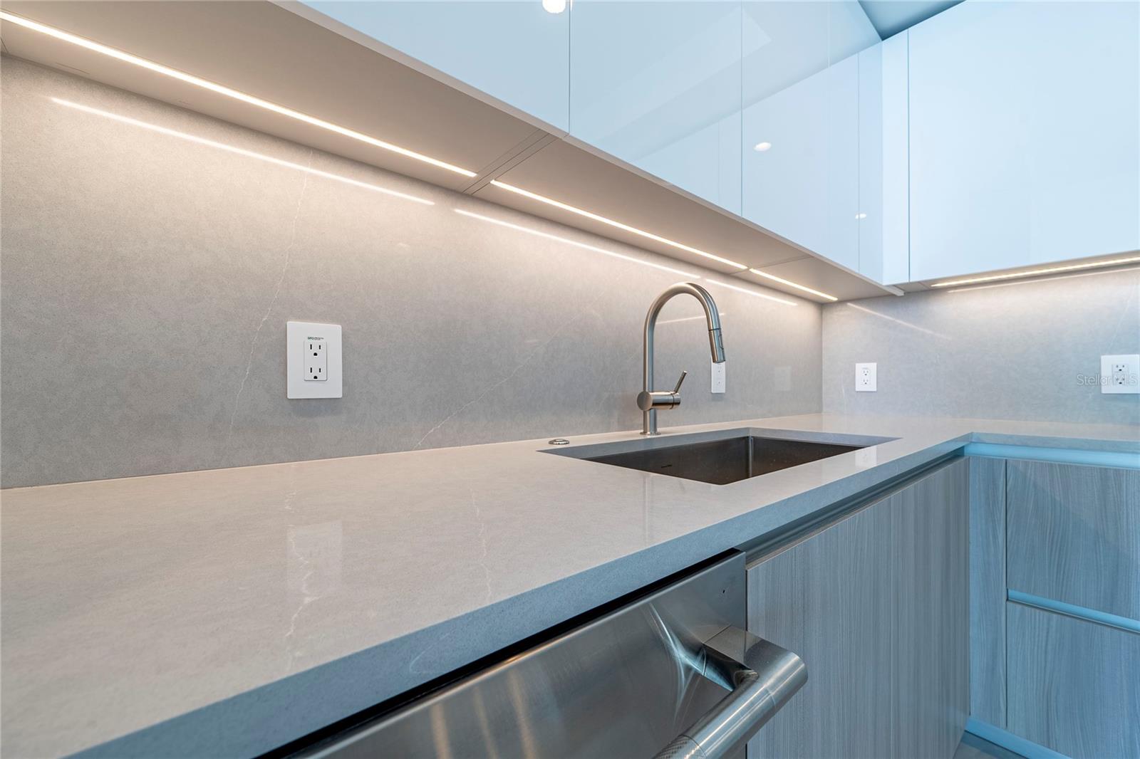 Image 13 of 64 For 400 Central Avenue 1106