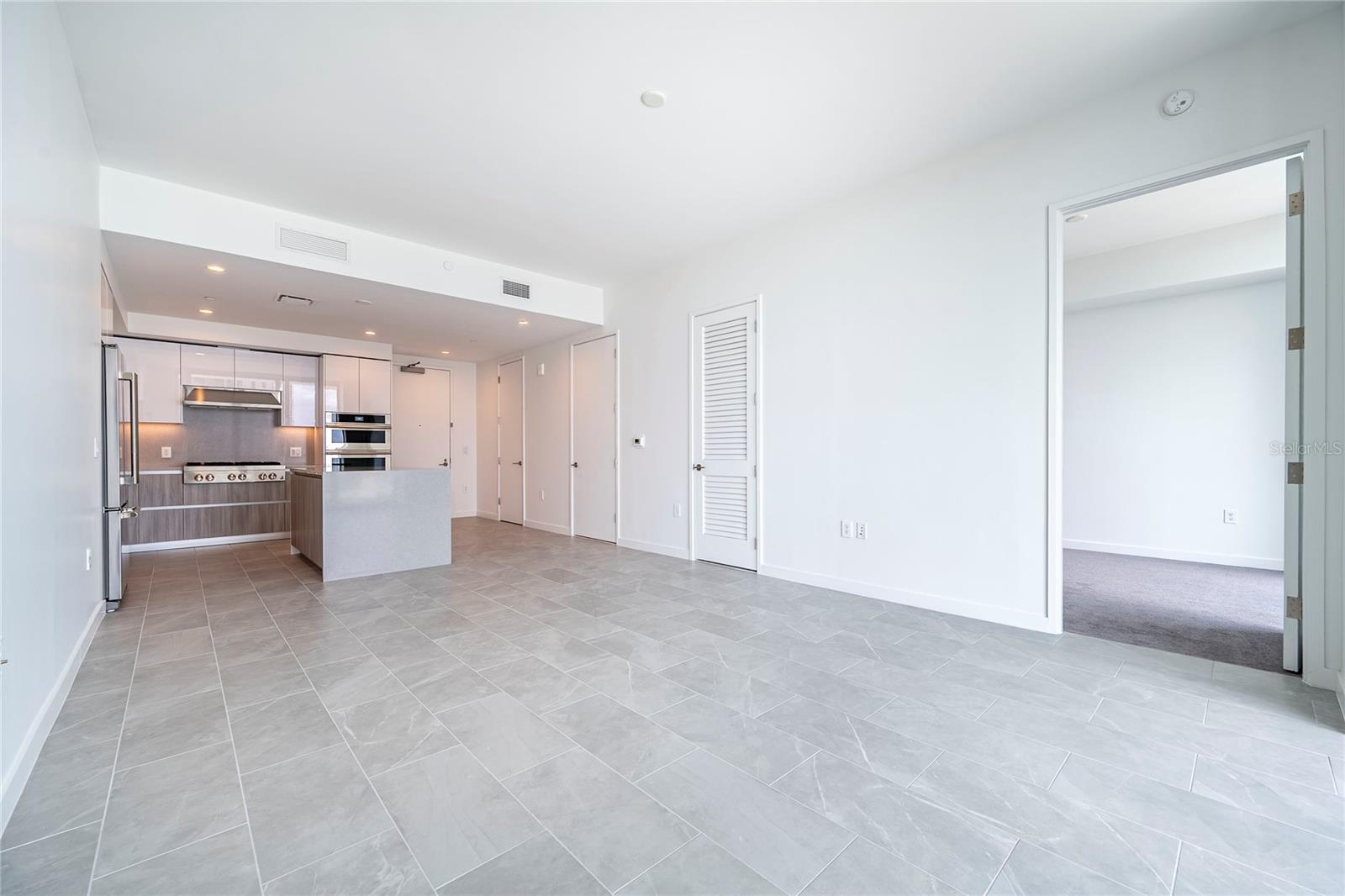 Image 17 of 64 For 400 Central Avenue 1106