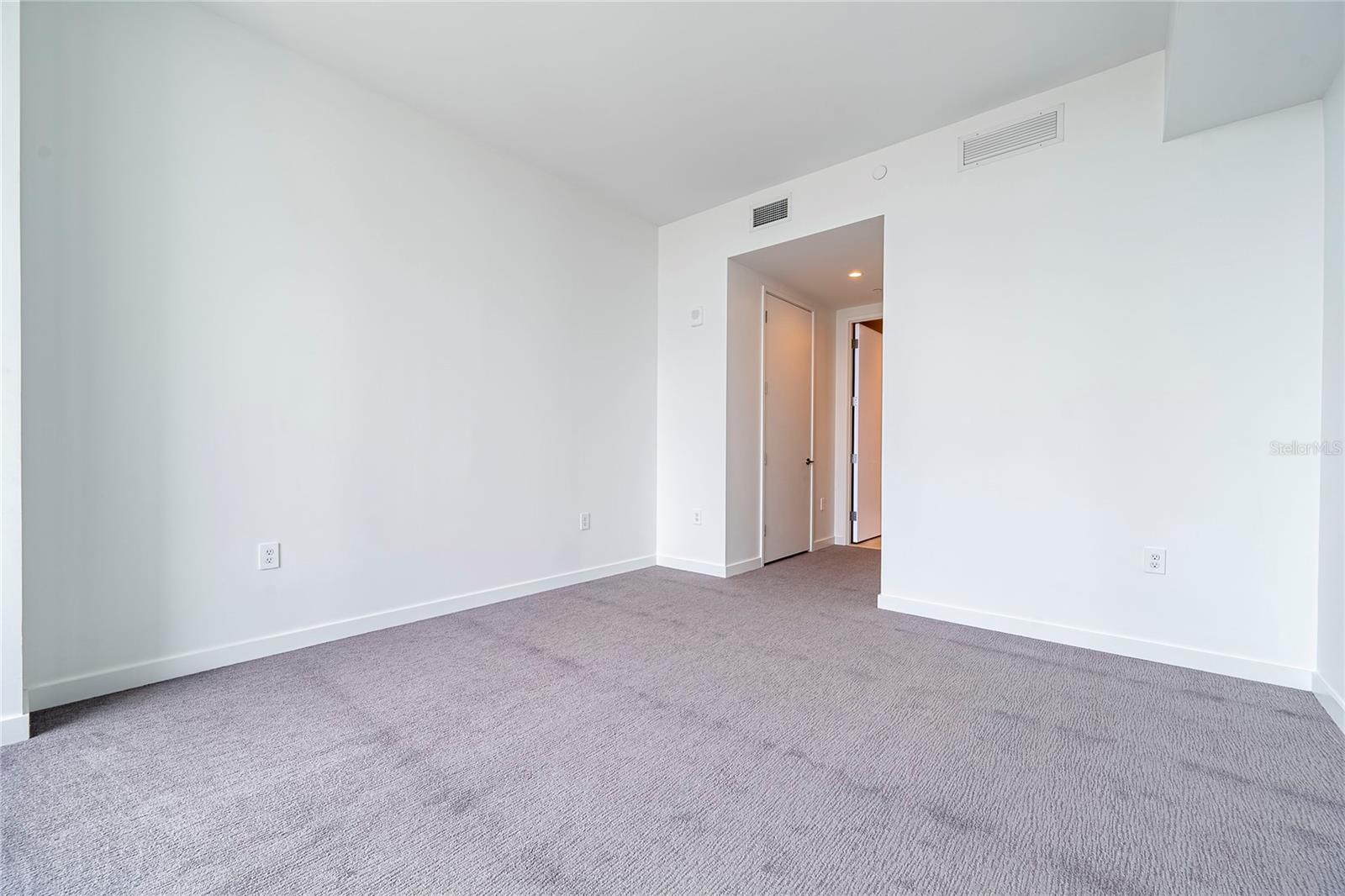 Image 19 of 64 For 400 Central Avenue 1106