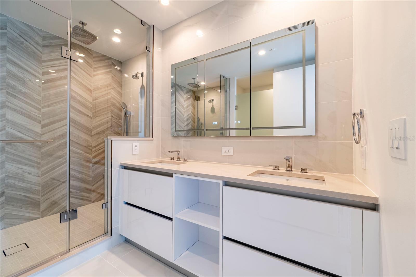 Image 22 of 64 For 400 Central Avenue 1106