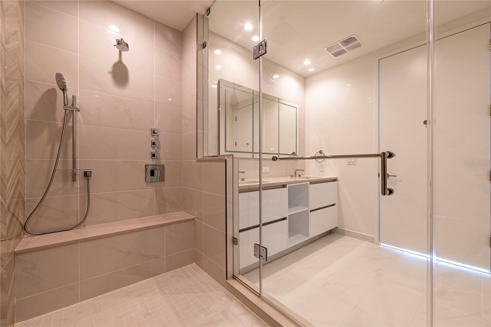 Image 23 of 64 For 400 Central Avenue 1106