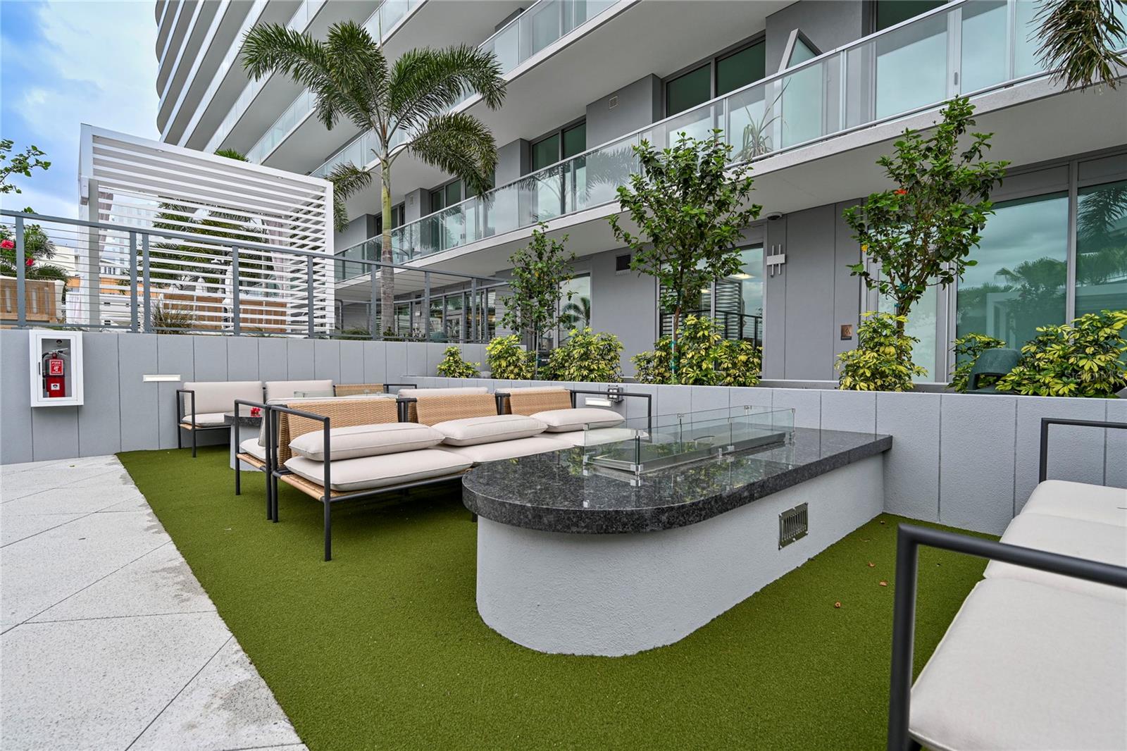 Image 50 of 64 For 400 Central Avenue 1106