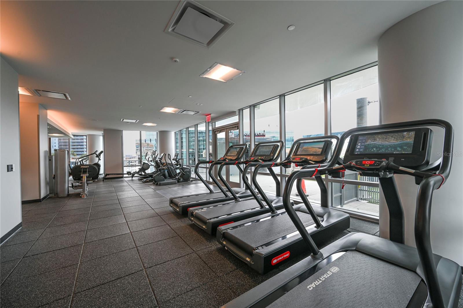 Image 55 of 64 For 400 Central Avenue 1106