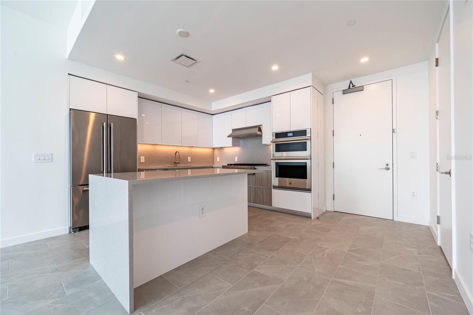 Image 8 of 64 For 400 Central Avenue 1106