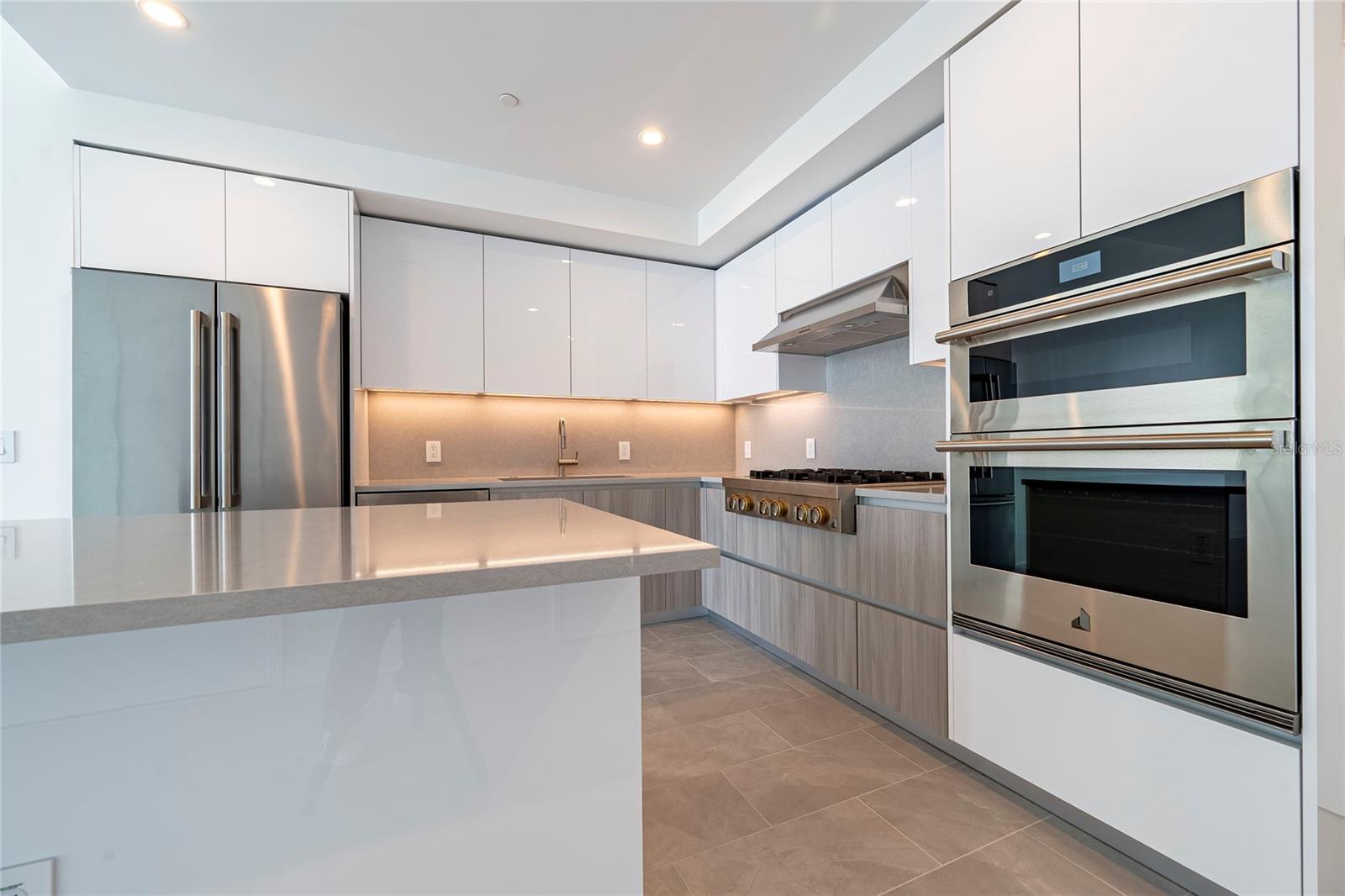 Image 9 of 64 For 400 Central Avenue 1106