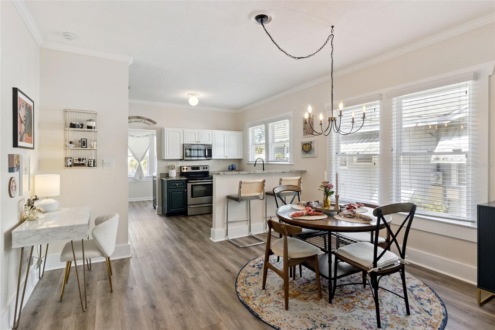 Image 11 of 33 For 812 Paris Street