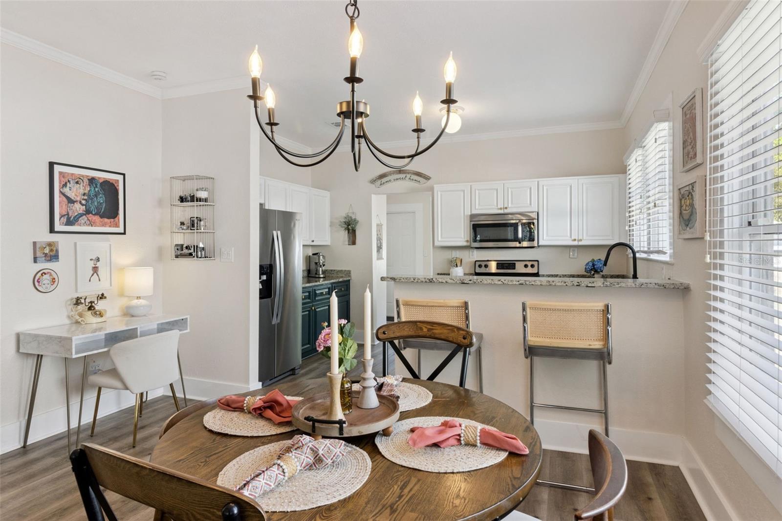 Image 13 of 33 For 812 Paris Street